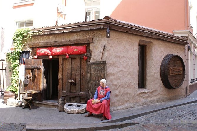 Walking Tour in Old Town - Tour Details
