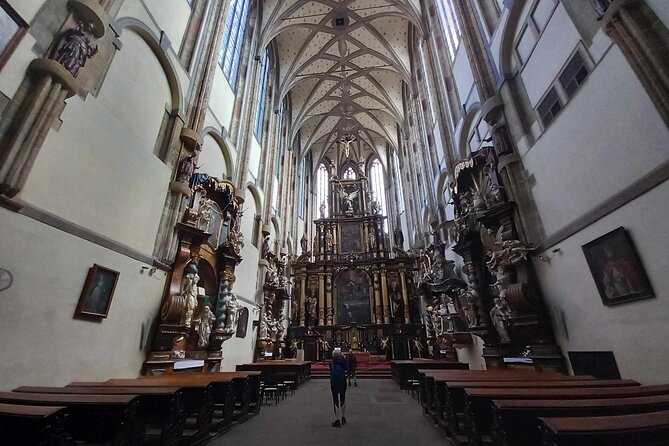Walking Tour in Prague With Local Historian - Meeting Point and End Point