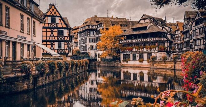 Walking Tour in Strasbourg Between History and Curiosities - Exploring Strasbourgs History