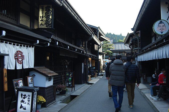 Walking Tour in Takayama Old Town and Historic Streets - Practical Details and Logistics