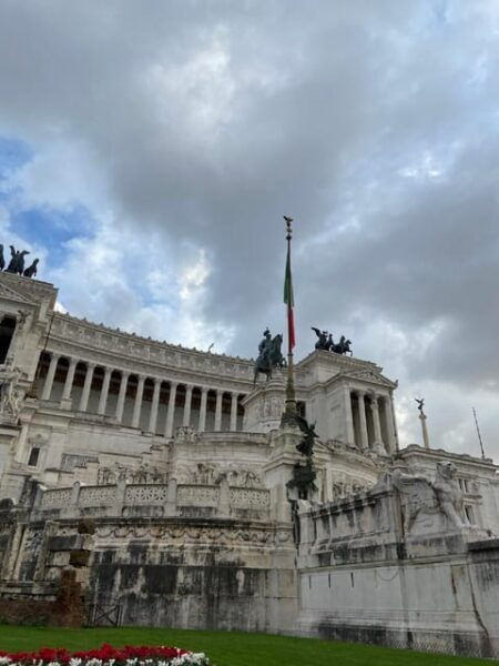Walking Tour in the Center of Rome With an Architect - Group Size and Language Options