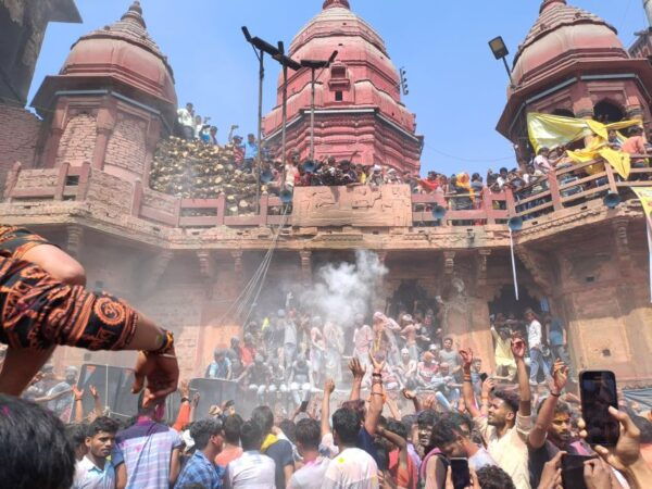 Walking Tour in the Old Part of the City of Varanasi - Directions