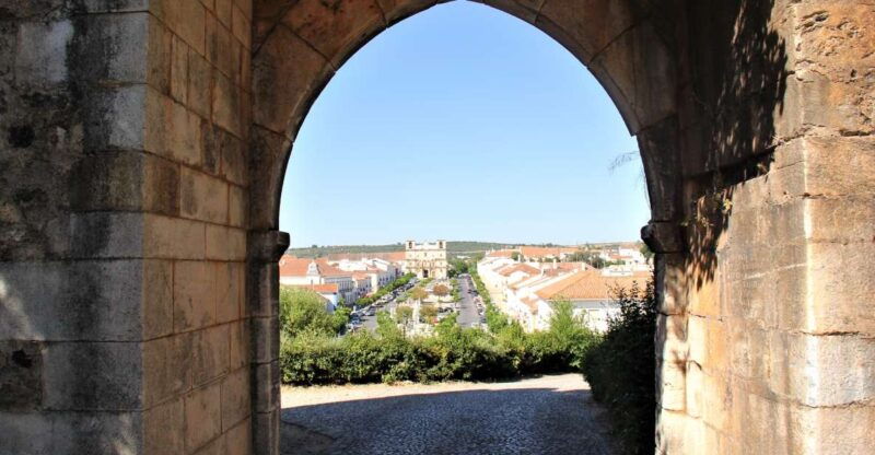 Walking Tour in Vila Viçosa - The Guides and Their Impact  