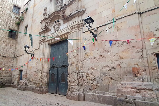 Walking Tour Mysteries and Legends of Barcelona and Its Ghosts - Dark Secrets of Famous Landmarks