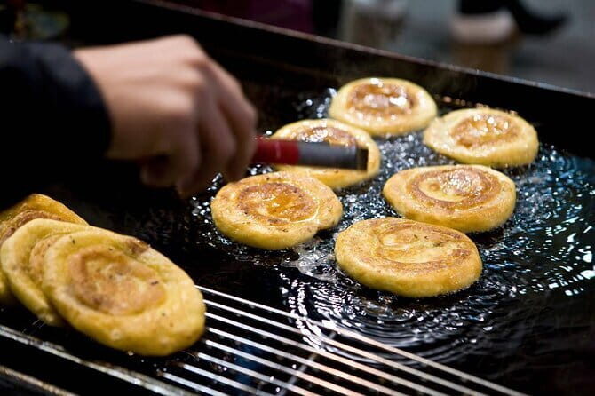 Walking Tour of Dongdaemun DDP, Cheonggyecheon, Gwangjang Market - Why This Tour is Worth Considering