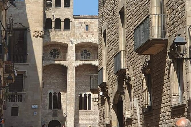 Walking Tour of Medieval Barcelona La Ribera Neighborhood - Local Legends