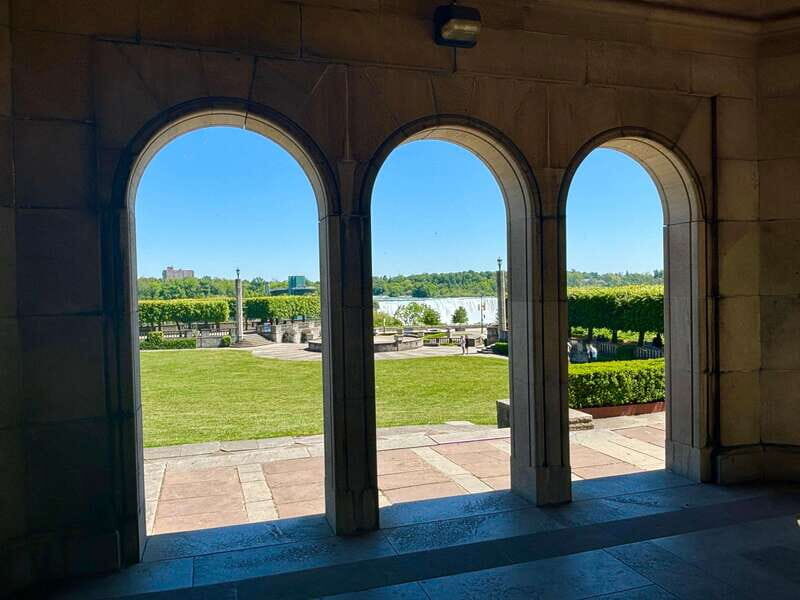 Walking Tour of Niagara Falls Canada and Hornblower Boat - Who Should Consider This Tour?