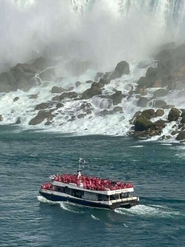 Walking Tour of Niagara Falls Canada and Hornblower Boat - FAQ