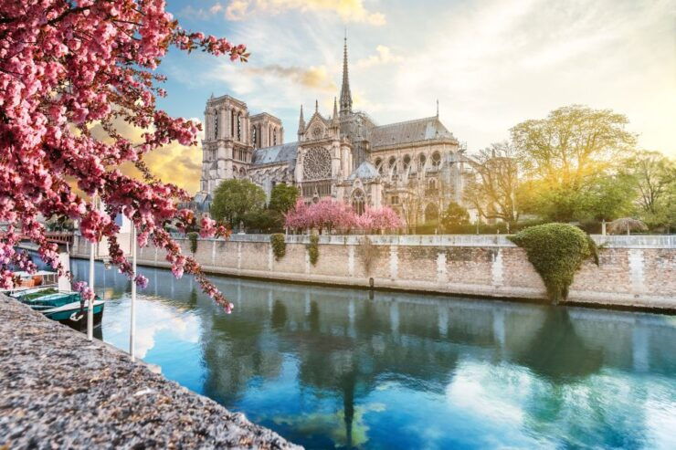 Walking Tour of Paris Old Town and Seine River Cruise - Activity Details and Options