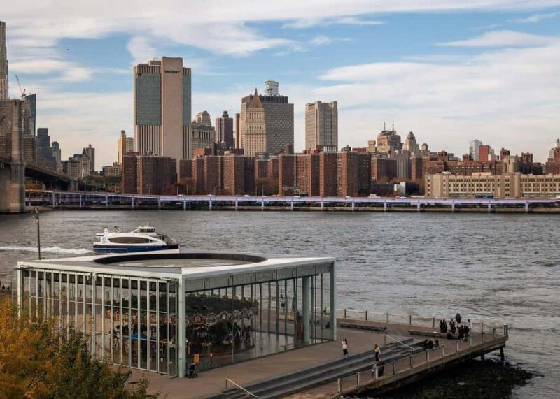 Walking tour of the Brooklyn Bridge and Dumbo - The Sum Up