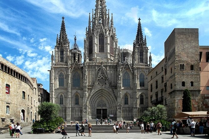 Walking Tour of the Gothic Quarter of Barcelona With Pintxos Tasting - Tips for Navigating the Quarter