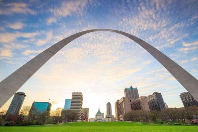 Walking Tour of the Saint Louis Fascinating History - Highlights