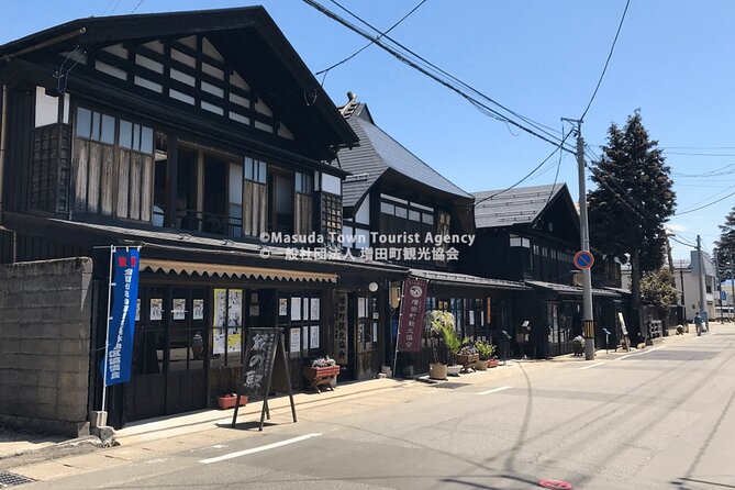 Walking Tour of Wealthy Merchants Storehouses in Akita - Inclusions