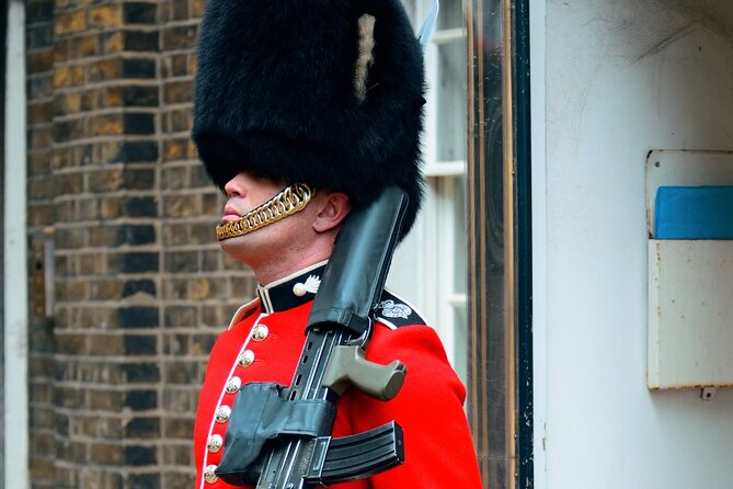 Walking Tour : Panorama of Westminster (with Changing of the Guard) + Windsor - The Sum Up