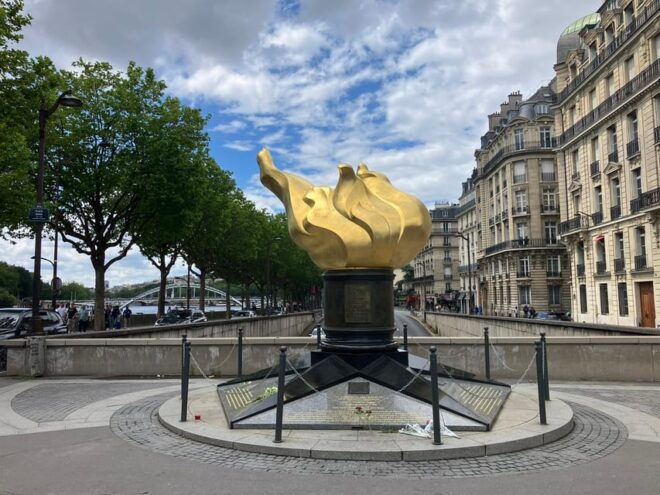 Walking Tour Paris With Your Own Ai-Guide on Your Mobile - Tour Duration and Pricing