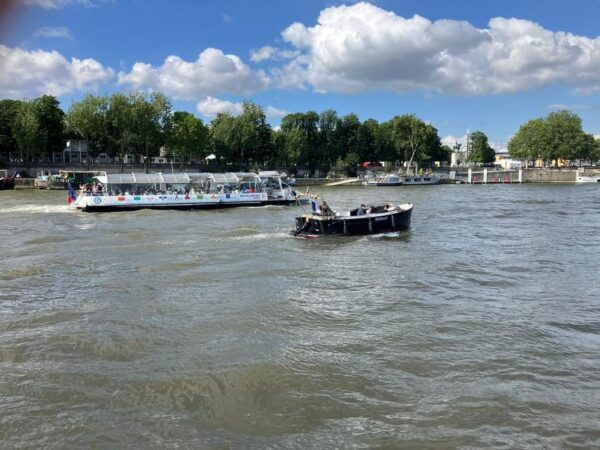 Walking Tour Paris With Your Own Ai-Guide on Your Mobile - Enhancing Your Paris Experience