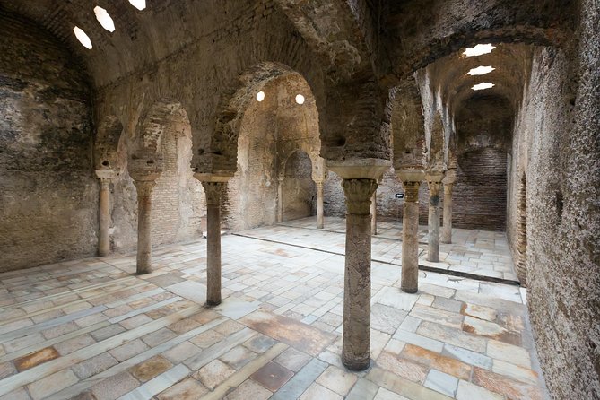 Walking Tour Premium Visiting Albaicin and Sacromonte - Common Questions