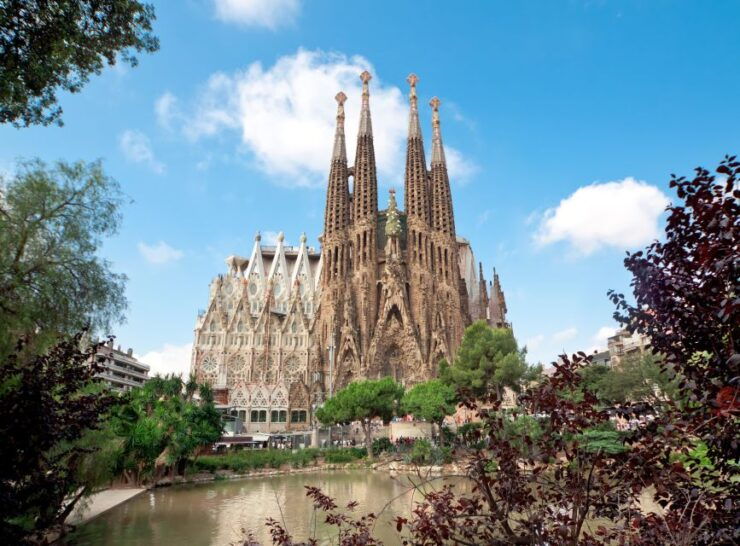 Walking Tour Sagrada Familia Basilica For European Tourist - Activity Details