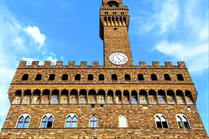 Walking Tour Standard - Small Group - Background