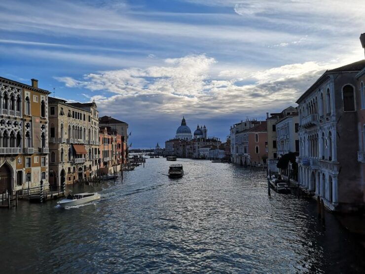 Walking Tour to Discover the Hidden Corners of Venice - Highlights