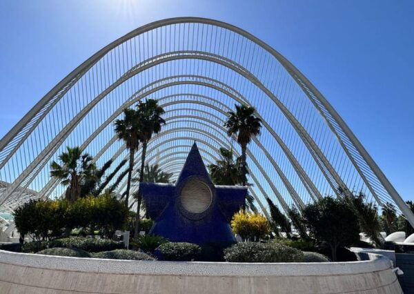 Walking Tour Valencia With Your Own Ai-Guide on Your Mobile - Captivating Architecture and Hidden Gems