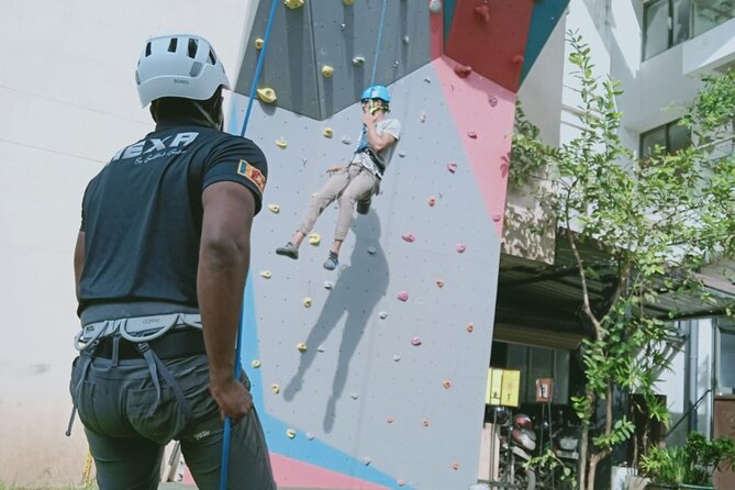 Wall Climbing in Colombo - Pricing and Reservation Policies