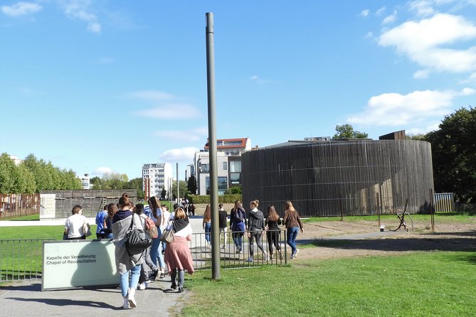 Wall Tour - Destinies, Love Stories, and Heroes - The Historical Significance of the Berlin Wall
