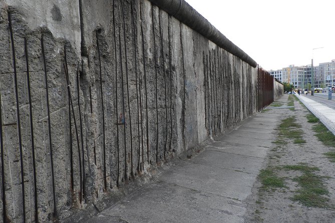 Wall Tour - Destinies, Love Stories, and Heroes - Uncovering the Destinies Shaped by the Berlin Wall