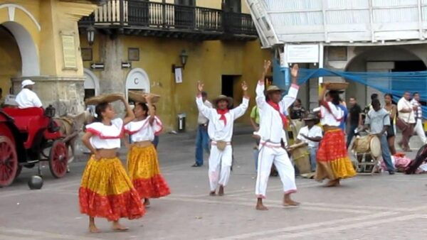 WALLED CITY & GETSEMANI WITH LUNCH AT BOURDAIN FAVORITE SPOT - Culinary Delights in Cartagena