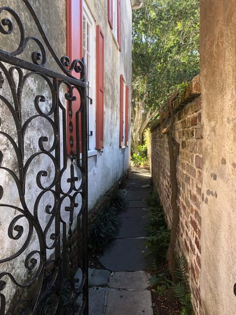 Walled City Spirits With Local Guide - Unique Features of the Tour