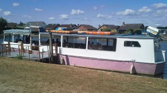 Walton on Thames: Shepperton River Cruise on the Thames - Duration and Participant Options