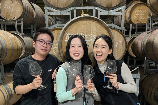 Wanaka: Vines, Wines & Good Times  Wanaka Half-Day Tour - Exploring the Wanaka Vines, Wines & Good Times Tour