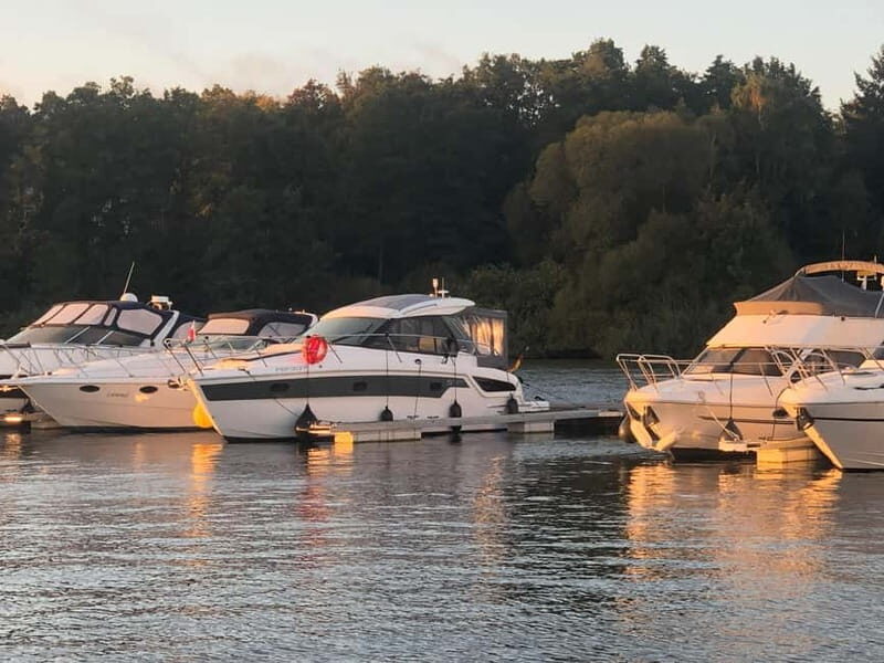 Waren (Müritz): Fun Cruise motor yacht with skipper - 4 hours - The Experience: A Closer Look