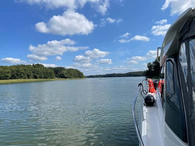 Waren (Müritz): Fun Cruise motor yacht with skipper - 8 hours - Good To Know