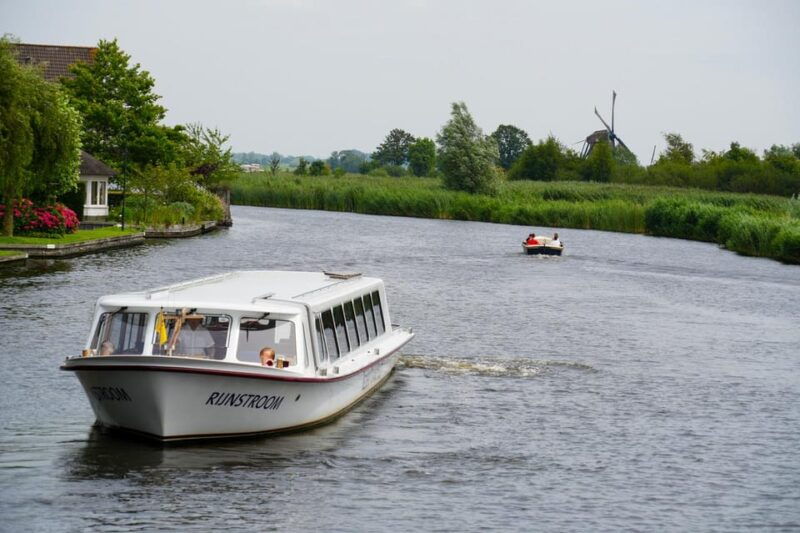 Warmond: Kagerplassen Cruise with "Tulip Experience" Ticket - Good To Know