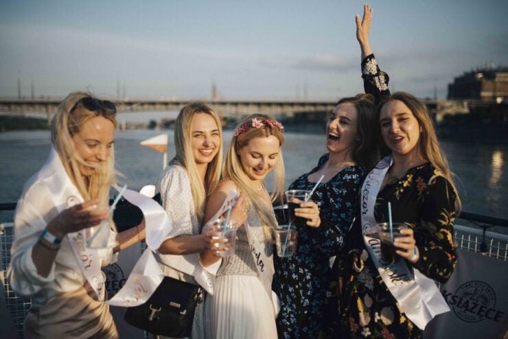 Warsaw: Boat Party With Unlimited Drinks &Vip Club Entrance - Activity Details