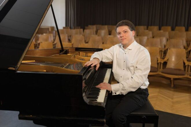 Warsaw: Chopin Concert in a Historical Old Town Location - Artist Highlights