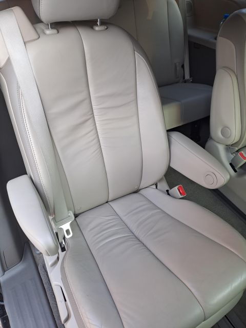 Warsaw Chopin or Modlin Airport Transfer to Warsaw (1-5 Pax) - Cancellation and Refund