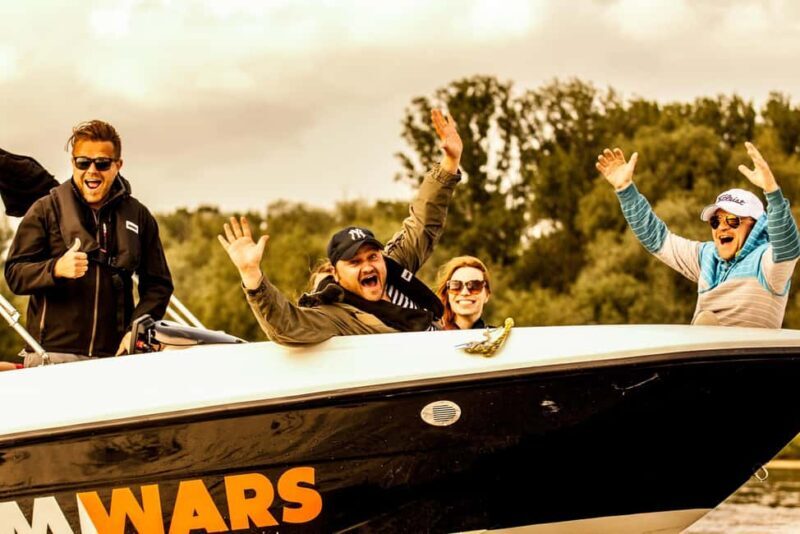 Warsaw: Cruise the Vistula w/ 80s Music, Retro Vibes & Views - FAQ