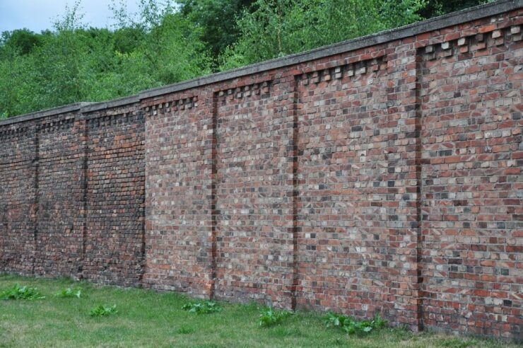 Warsaw Daily Jewish Ghetto Guided Tour With Jewish Cemetery - Experience Highlights