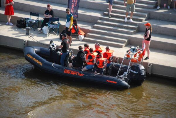 Warsaw: Exciting 90 Min Speedboat Tour on the Wild River - Thrilling Speedboat Ride