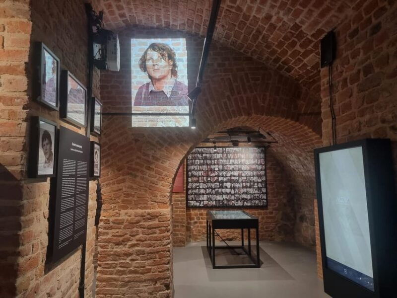 Warsaw: Guided tour of the Cold War Museum - Warsaw: Guided Tour of the Cold War Museum