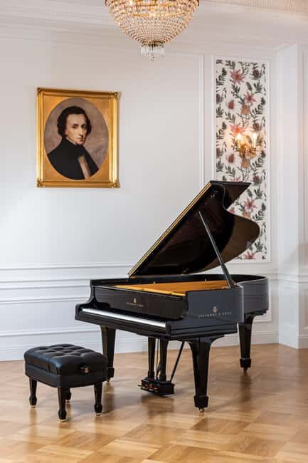 Warsaw: Guided Walking Tour with a Private Chopin Concert - What We Learned from Reviews
