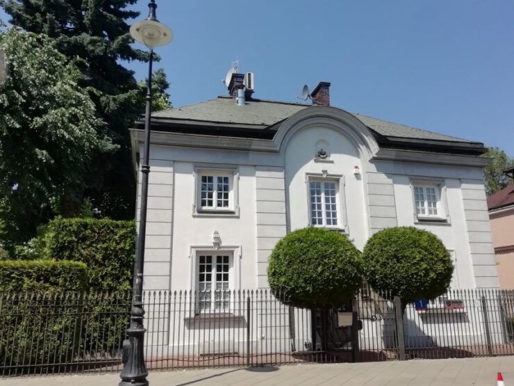 Warsaw: Insider Tour Through Hidden Gems With Hotel Pickup - Discover Hidden Gems