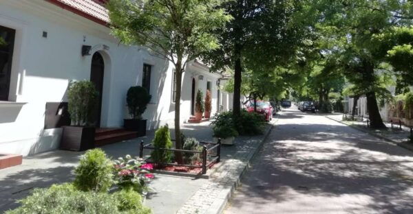 Warsaw: Insider Tour Through Hidden Gems With Hotel Pickup - Uncover Hacker Stories