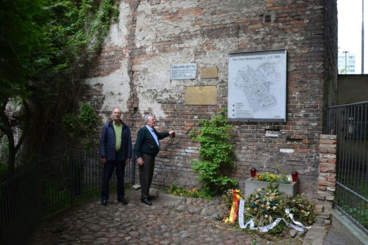 Warsaw Jewish Heritage Private Tour in Retro Fiat - Tour Details