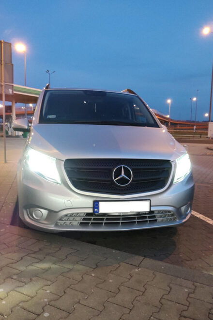 Warsaw - Krakow: Premium-Class Private Airport Transfer - Experience and Assistance