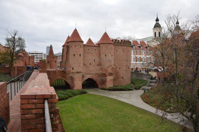 Warsaw: Old Town & More Walking Tour | Small Group Max. 15 - Notable Sites