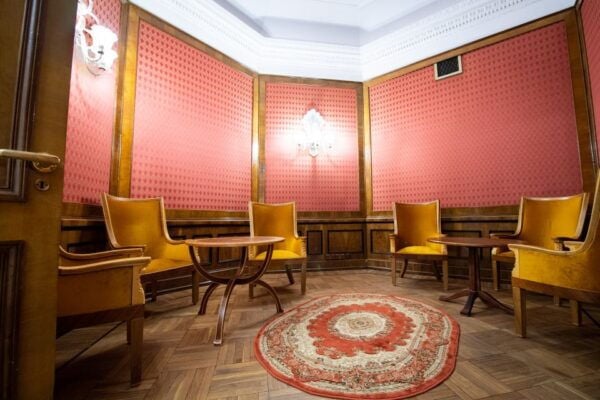 Warsaw: Palace of Culture and Science Tour With Terrace - Inclusions and Accessibility