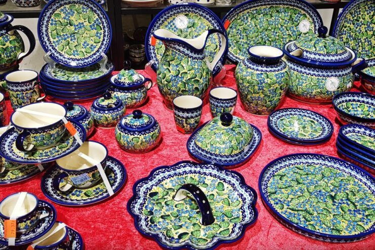 Warsaw: Pottery Decorating Ceramic Workshop - Experience Highlights and Souvenirs